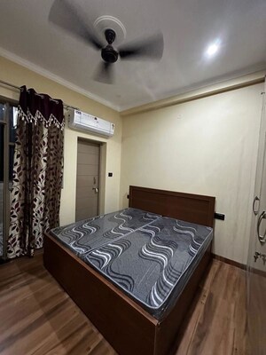 Bedroom in 2 BHK Builder Floor at Sector 40 – for Rent