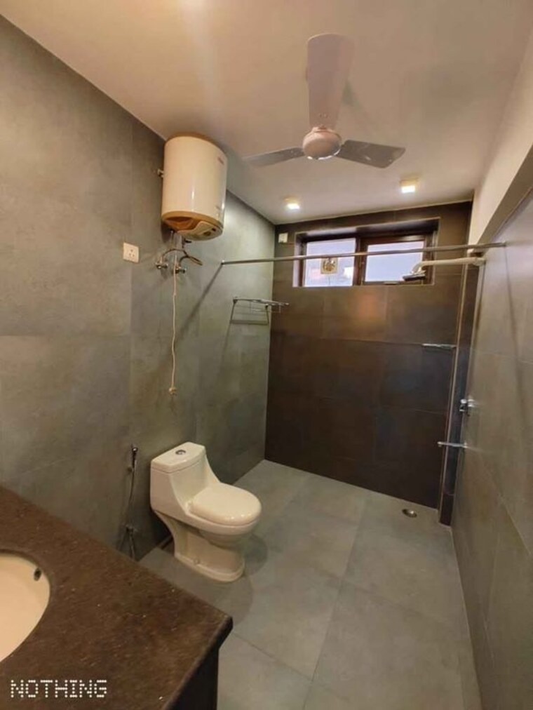 Bathroom, malviya nagar 3 Bedroom 80 Sq.Yd. Builder Floor In Malviya Nagar Delhi 10420055