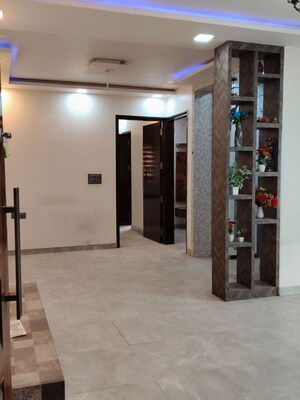 Room in 3.5 BHK Apartment at Vidya Sagar Apartments, Sector 6 Dwarka – for Rent
