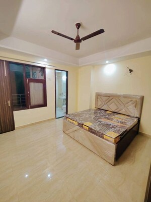 Room in 2 BHK Apartment at Saket – for Rent