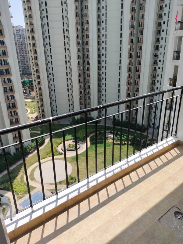 1 BHK 585 Sq.Ft. Apartment in Amrapali Ivory Heights