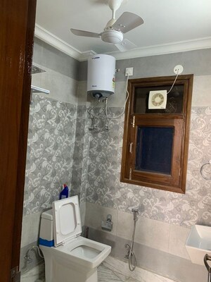 Furnished Amenities in 3 BHK Builder Floor at Sector 45 – for Rent