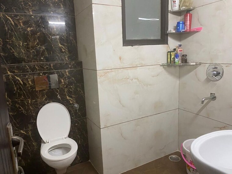 Bathroom, sector 45 3 Bedroom 2150 Sq.Ft. Builder Floor In Sector 45 Gurgaon 10420246