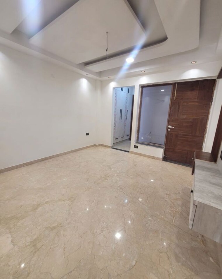 Room, sector 85 4 Bedroom 2500 Sq.Ft. Builder Floor In Sector 85 Faridabad 10420280