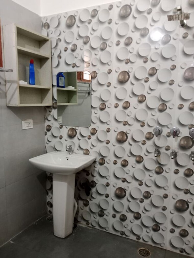 Bathroom, model town 2 Bedroom 1755 Sq.Ft. Builder Floor In Model Town Panipat 10420306