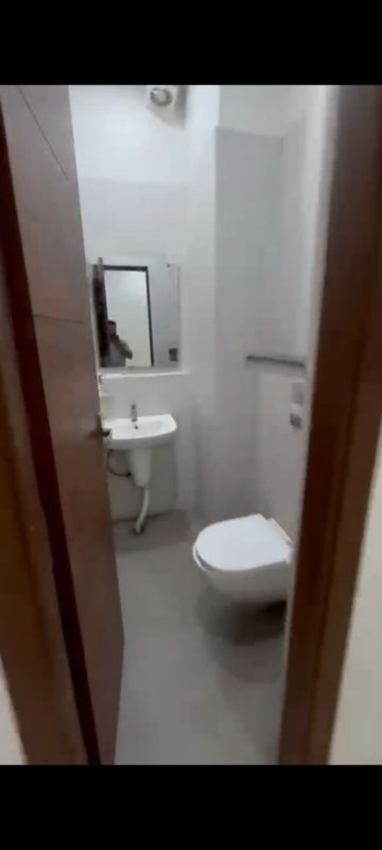 Bathroom, preet colony 3 Bedroom 1278 Sq.Ft. Apartment In Preet Colony Zirakpur 10420324