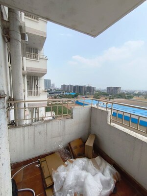 Balcony in 2 BHK Builder Floor at Zara Rossa, Sector 112 – for Rent