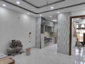 Parking in 3 BHK Builder Floor at BPTP District Phase 2, Sector 84 – for Sale