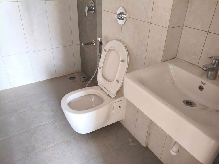 Bathroom, vilas-javdekar-yashone-eternitee 3 Bedroom 890 Sq.Ft. Apartment In Hinjewadi Pune 10348283
