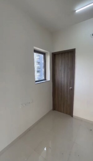 Room in 2 BHK Apartment at Kalpataru Park Riviera, Old Panvel – for Rent