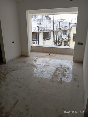 Room in 3.5 BHK Apartment at Kalighat – for Sale