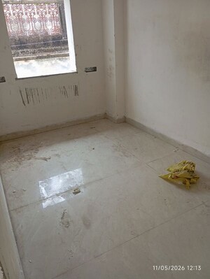 Room in 3.5 BHK Apartment at Kalighat – for Sale