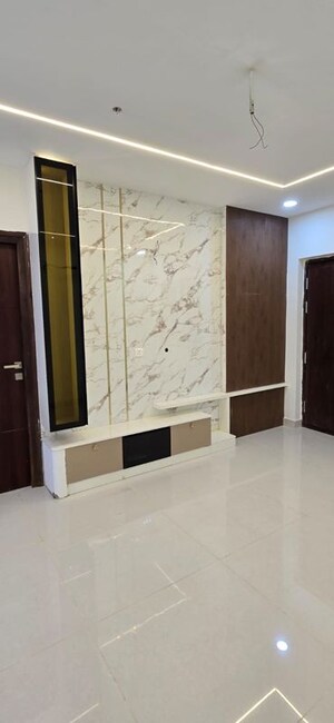 Room in 3 BHK Apartment at RNP 1, Kondapur – for Rent