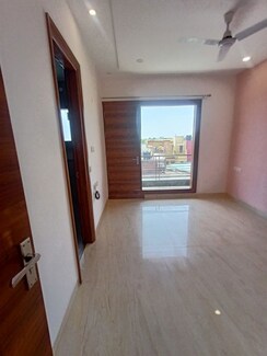 3 BHK + Study Room,Extra Room Independent House For Rent in Sector 11