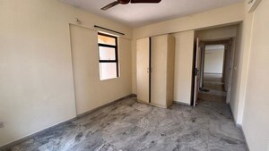 Room in 3 BHK Apartment at Hiranandani Brentwood Mumbai, Powai – for Rent