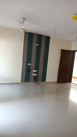Room in 2.5 BHK Apartment at Runwal Seagull, Hadapsar – for Rent