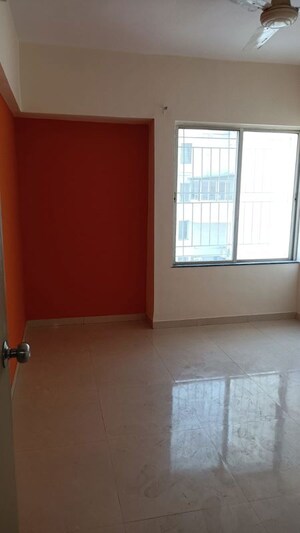 Room in 2.5 BHK Apartment at Runwal Seagull, Hadapsar – for Rent