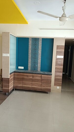 Room in 2.5 BHK Apartment at Runwal Seagull, Hadapsar – for Rent