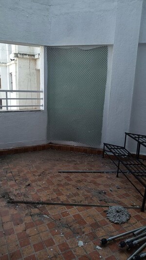 Room in 2.5 BHK Apartment at Runwal Seagull, Hadapsar – for Rent