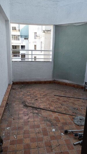 Room in 2.5 BHK Apartment at Runwal Seagull, Hadapsar – for Rent