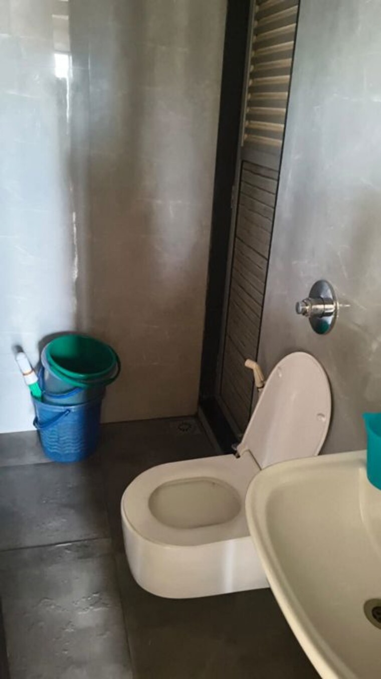 Bathroom, platinum-heritage-thane-west 1.5 Bedroom 650 Sq.Ft. Apartment In Ghodbunder Road Thane 10420458
