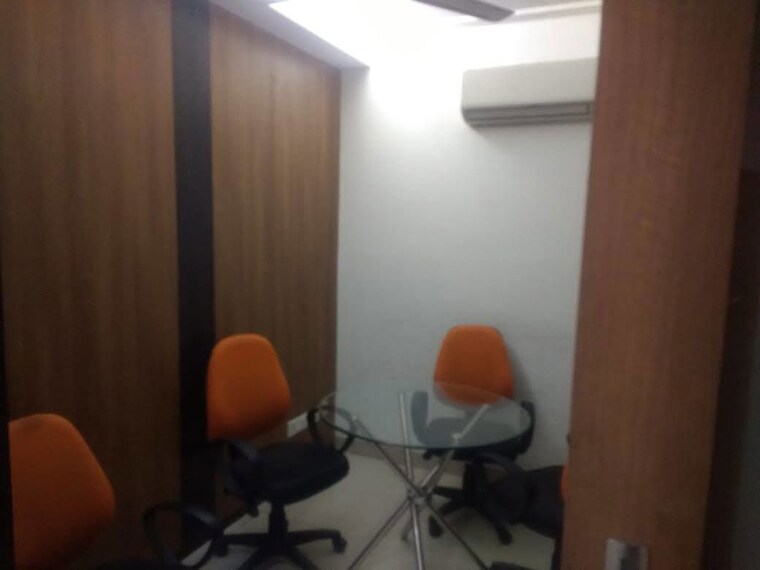 Team Area, gautam nagar Commercial Office Space 500 Sq.Ft. In Gautam Nagar Delhi 10420501