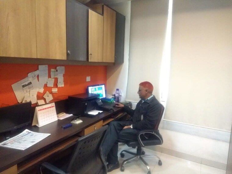 Team Area, gautam nagar Commercial Office Space 500 Sq.Ft. In Gautam Nagar Delhi 10420501