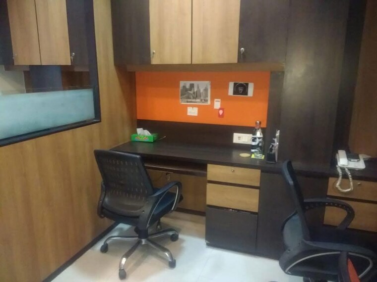 Team Area, gautam nagar Commercial Office Space 500 Sq.Ft. In Gautam Nagar Delhi 10420501