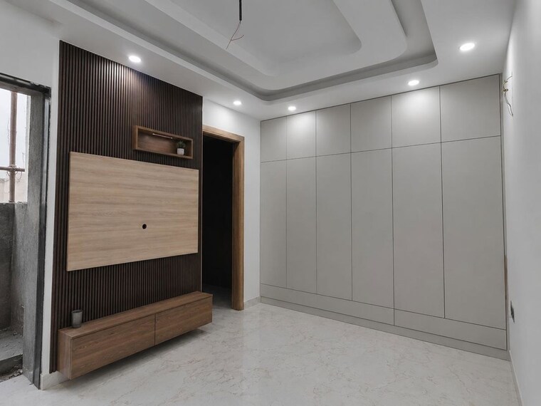 Room, bptp-district-phase-2 3 Bedroom 180 Sq.Ft. Builder Floor In Sector 84 Faridabad 10420480