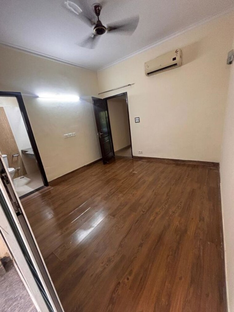 Room, ardee-city-palm-grove-heights 3 Bedroom 2035 Sq.Ft. Builder Floor In Sector 52 Gurgaon 10420507