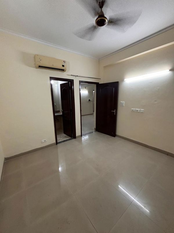 3 BHK + Servant Room 2035 Sq.Ft. Builder Floor in Ardee City Palm Grove Heights
