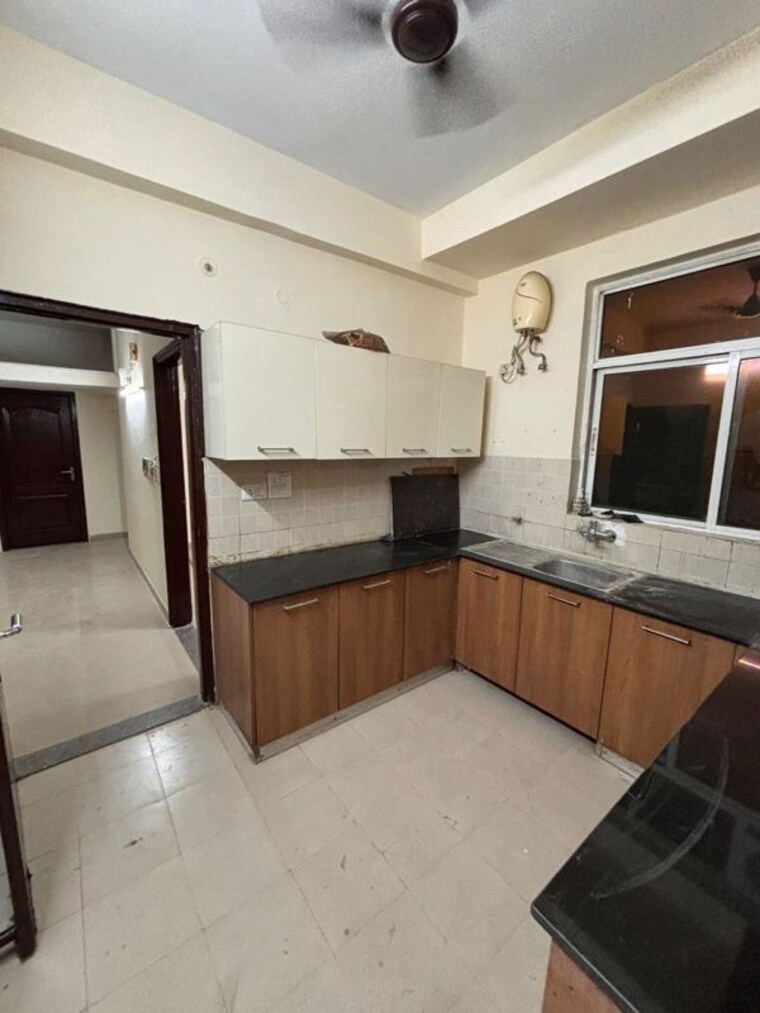 Kitchen, ardee-city-palm-grove-heights 3 Bedroom 2035 Sq.Ft. Builder Floor In Sector 52 Gurgaon 10420507
