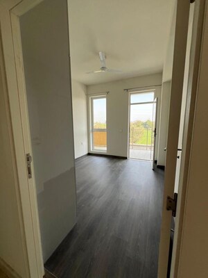 Room in 3 BHK Apartment at Ireo The Corridors, Sector 67a – for Rent