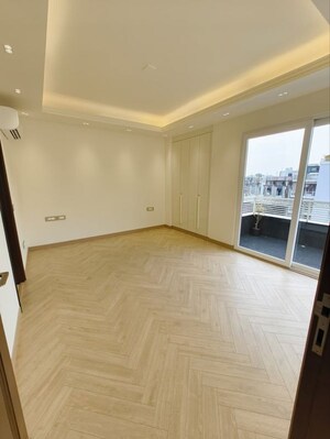 Bedroom in 4 BHK Builder Floor at Ardee City, Sector 52 – for Sale