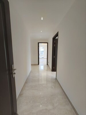 Building Lobby in 4 BHK Builder Floor at Ardee City, Sector 52 – for Sale