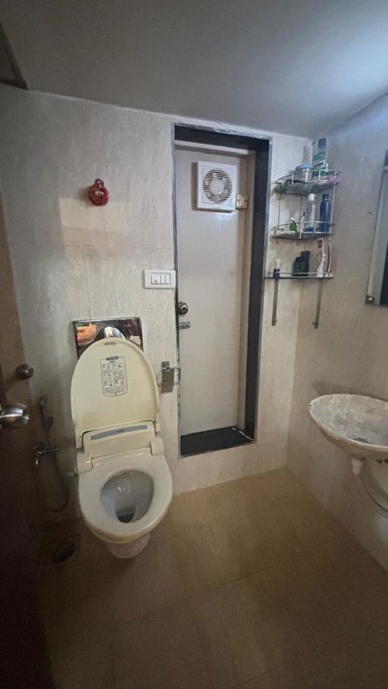 Bathroom, nahar-amrit-shakti 2 Bedroom 970 Sq.Ft. Apartment In Chandivali Mumbai 10420590