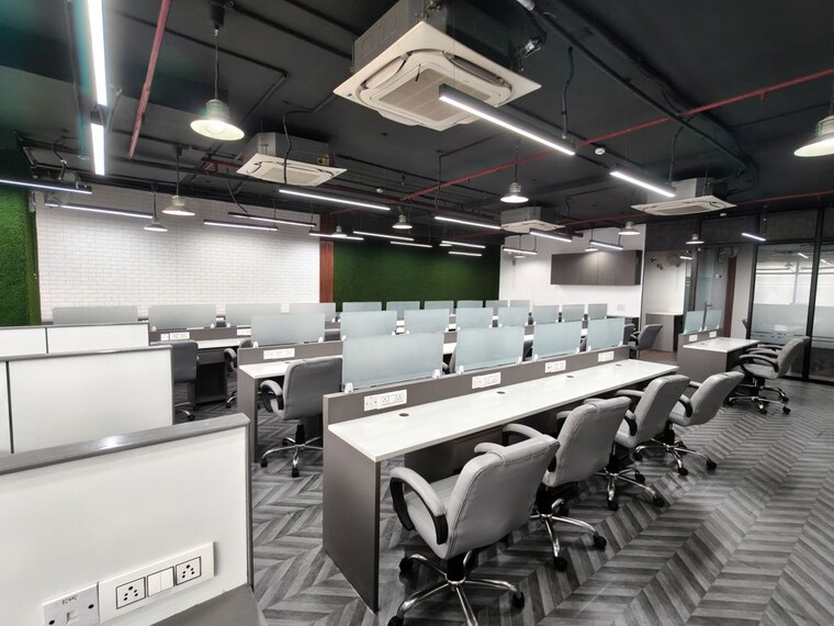 Team Area, netaji subhash place Commercial Office Space 3333 Sq.Ft. In Netaji Subhash Place Delhi 10420599