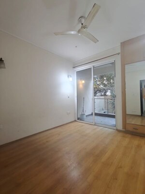Room in 3 BHK Apartment at Ansal API Esencia, Sector 67 – for Rent