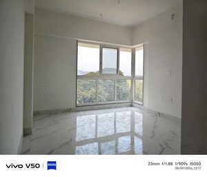 Room in 2 BHK Apartment at VKG Beverly Hills, Andheri East – for Rent