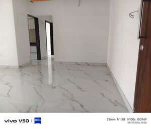 Room in 2 BHK Apartment at VKG Beverly Hills, Andheri East – for Rent