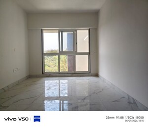 Room in 2 BHK Apartment at VKG Beverly Hills, Andheri East – for Rent