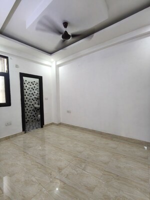 Room in 2 BHK Builder Floor at Ahlcon Apartments, Vaishali Sector 2 – for Rent