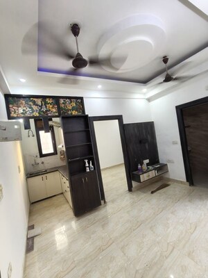 Team Area in 2 BHK Builder Floor at Ahlcon Apartments, Vaishali Sector 2 – for Rent