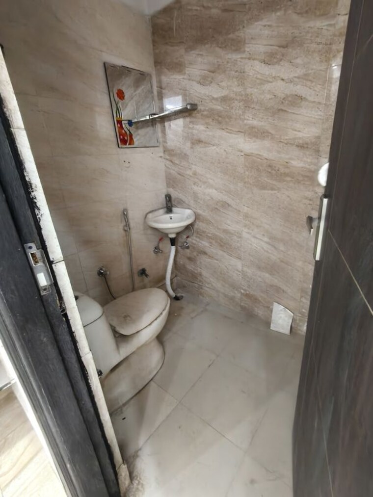 Bathroom, ahlcon-apartments 2 Bedroom 850 Sq.Ft. Builder Floor In Vaishali Sector 2 Ghaziabad 10420618