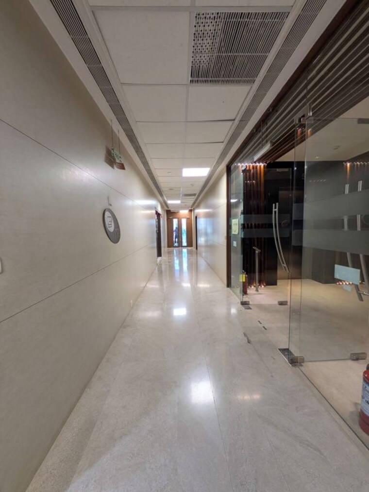 undefined, wadhwa-the-capital Commercial Office Space 2000 Sq.Ft. In Bandra East Mumbai 10420627