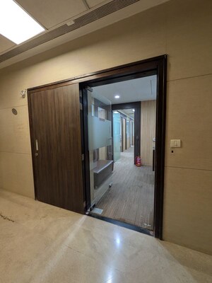 Room in  Office Space at Wadhwa The Capital, Bandra East – for Rent