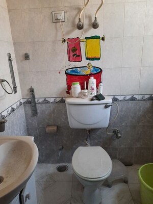 Bathroom in 3.5 BHK Apartment at Ardee City Palm Grove Heights, Sector 52 – for Sale
