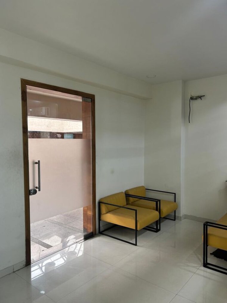 Room, vastrapur Commercial Office Space 1036 Sq.Ft. In Vastrapur Ahmedabad 10420624