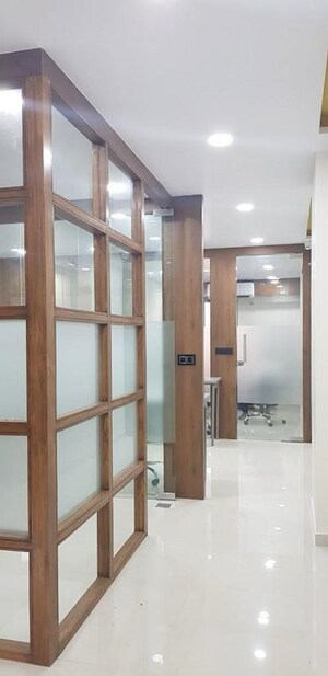 Room in  Office Space at Vastrapur – for Rent