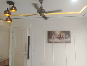 Furnished Amenities in 2.5 BHK Builder Floor at Smart World Orchard, Sector 61 – for Rent